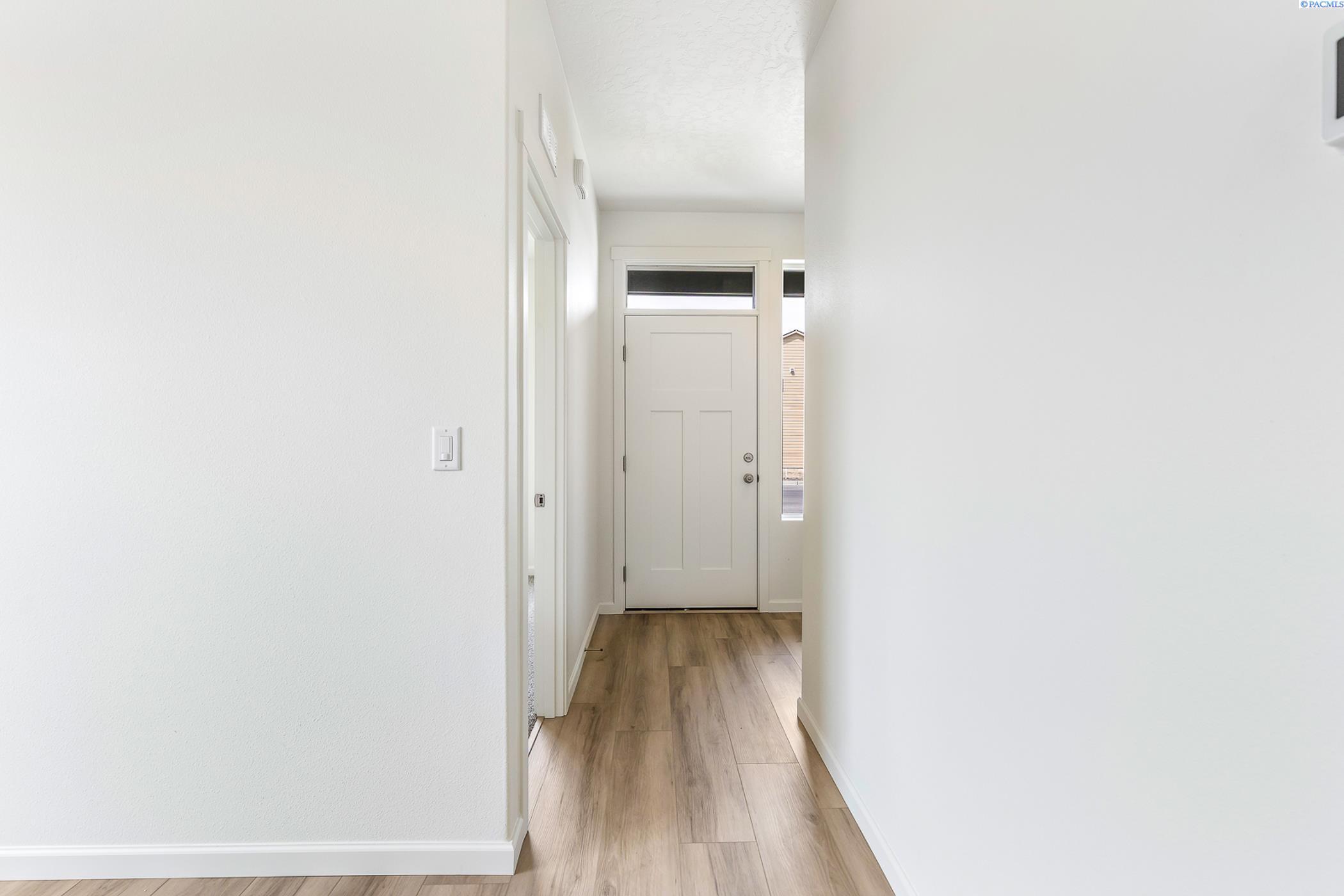 Property Photo:  1417 Jenna Ave  WA 99320 