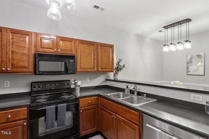 Property Photo: 2631 Oldgate Drive 101 NC 27604