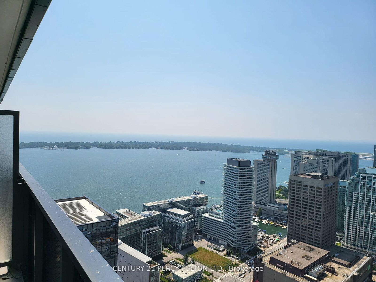 Property Photo:  138 Downes Street 5310  ON M5E 0E4 