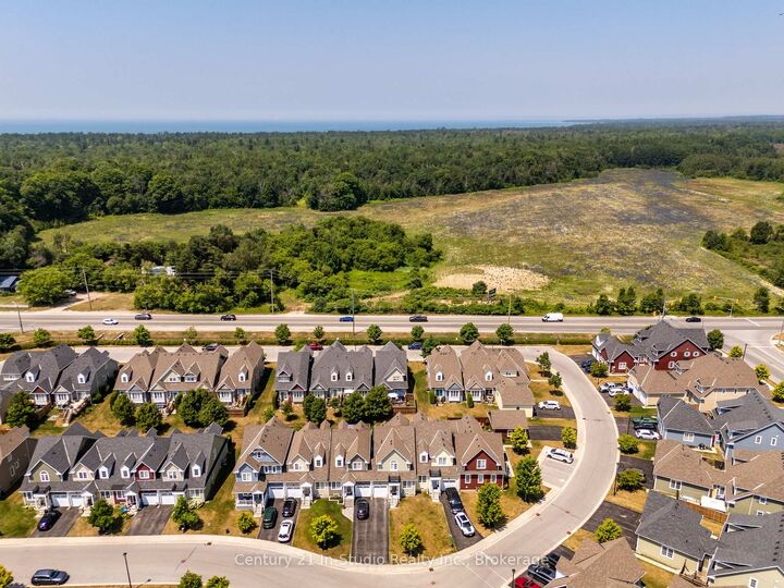 Property Photo:  10 Providence Way  ON L9Z 0G3 