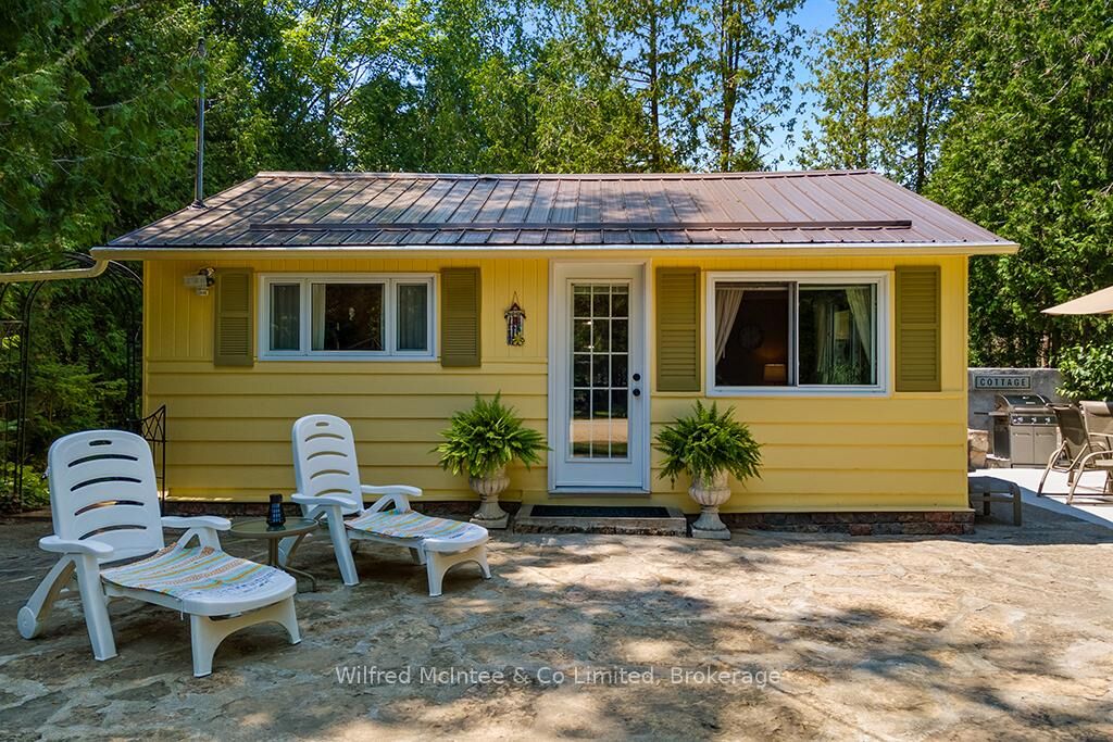 Property Photo:  32 3rd Avenue S  ON N0H 2G0 