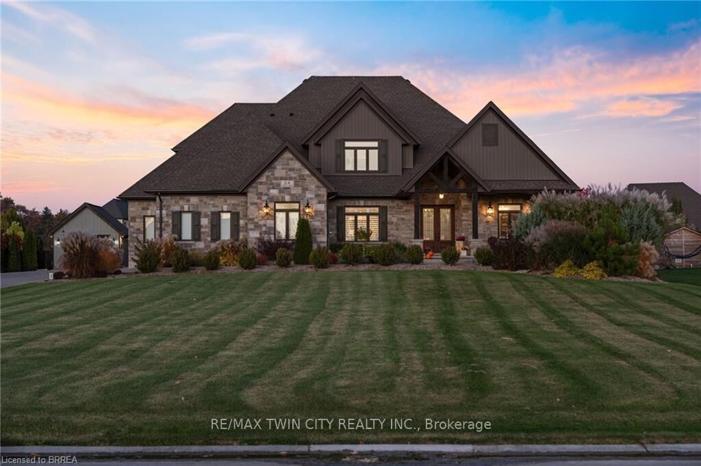 Property Photo:  24 Tedley Boulevard  ON N3T 0E3 