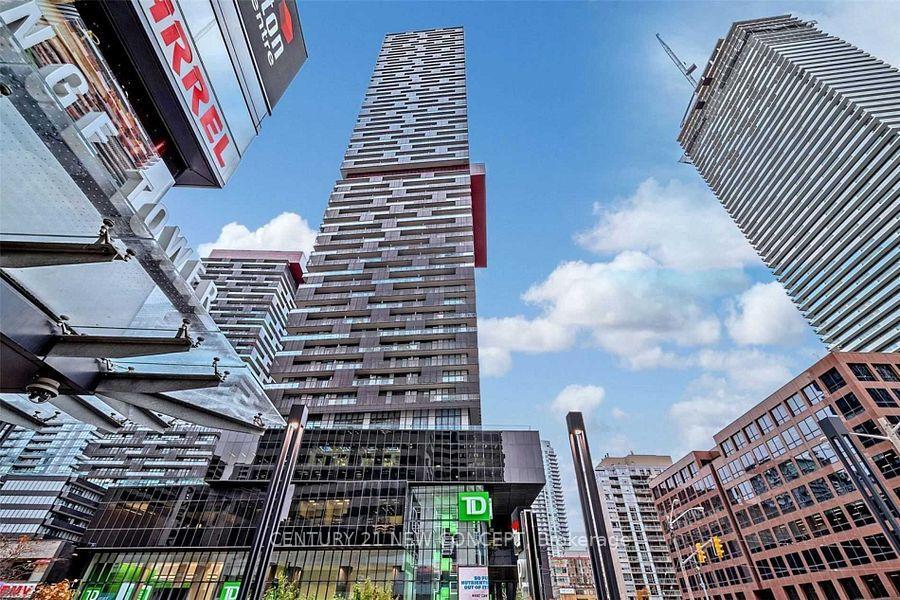 Property Photo: 8 Eglinton Avenue E 4906 ON M4P 1A6
