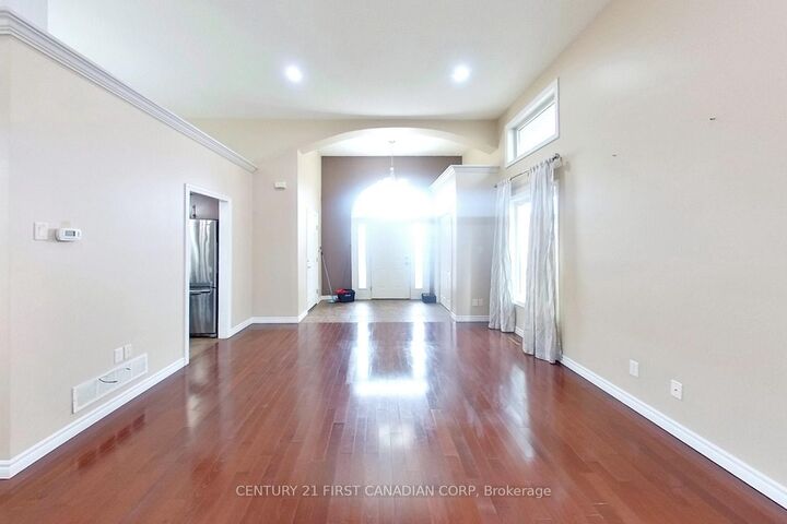 Property Photo:  1020 Hanson Crescent  ON N6G 0B9 