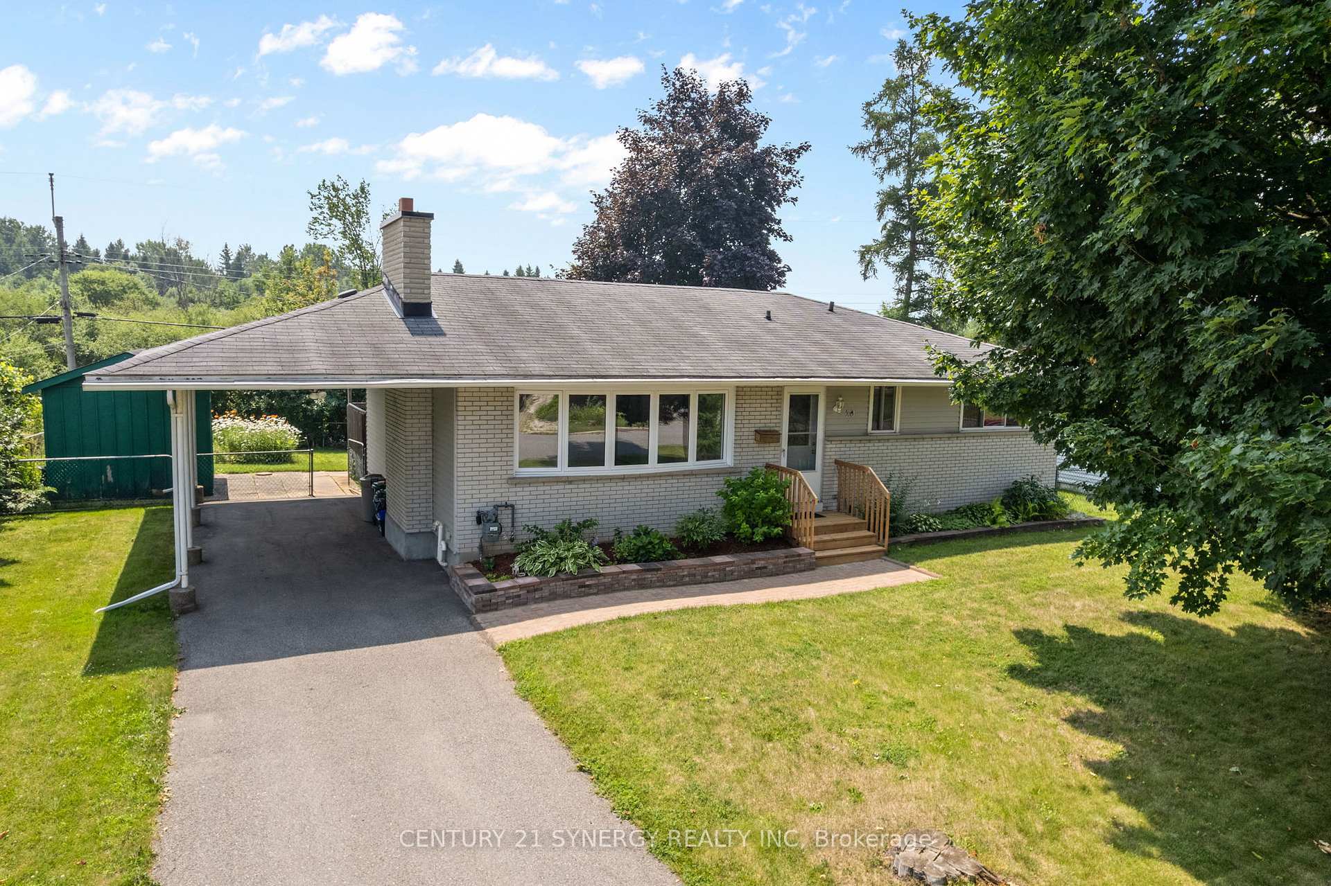 Photo de la propriété: 20 Parkside Crescent ON K2G 3B5
