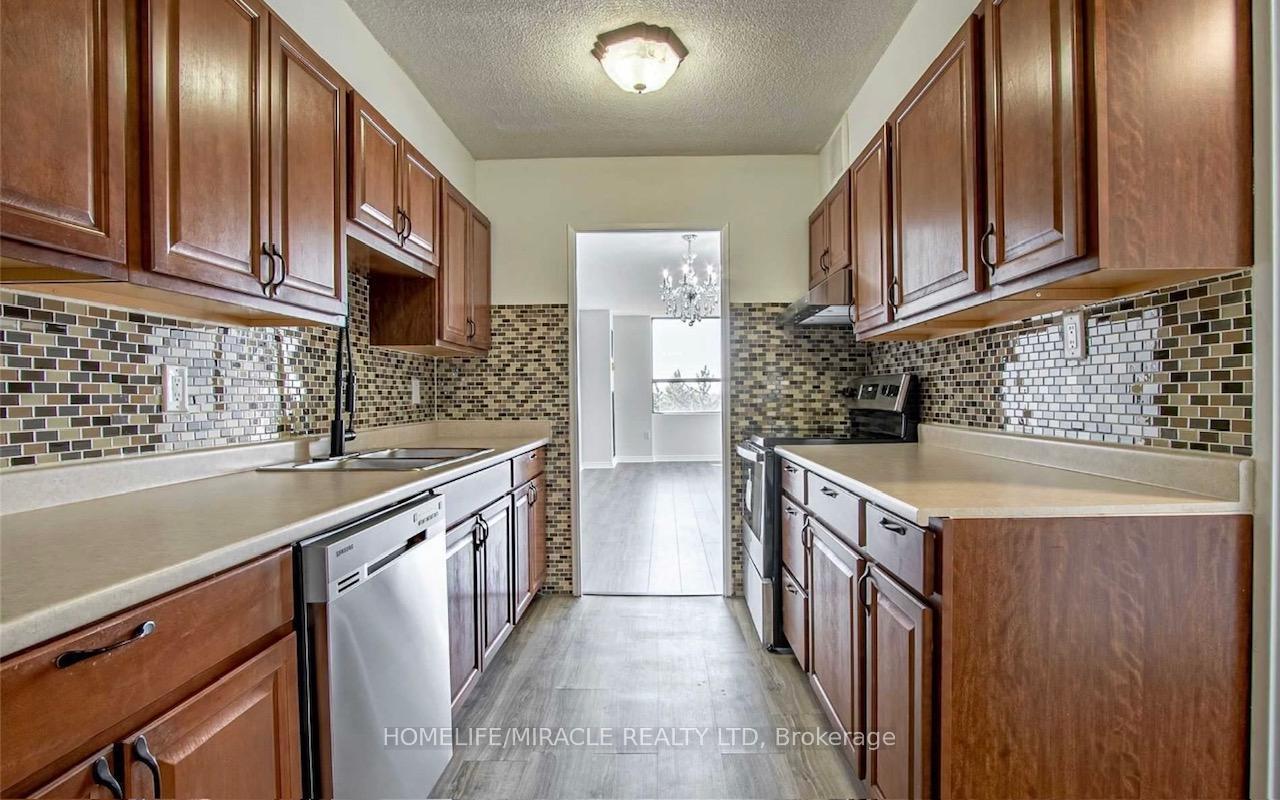 Property Photo: 40 Panorama Court 810 ON M9V 4M1