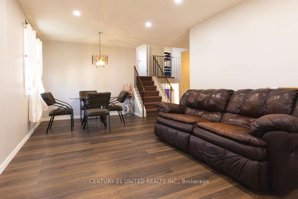 Property Photo: 1141 Huntington Circle ON K9K 2B1