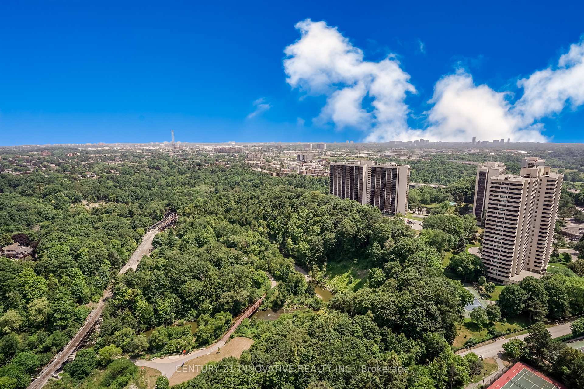 Property Photo: 7 Concorde Place 3404 ON M3C 3N4