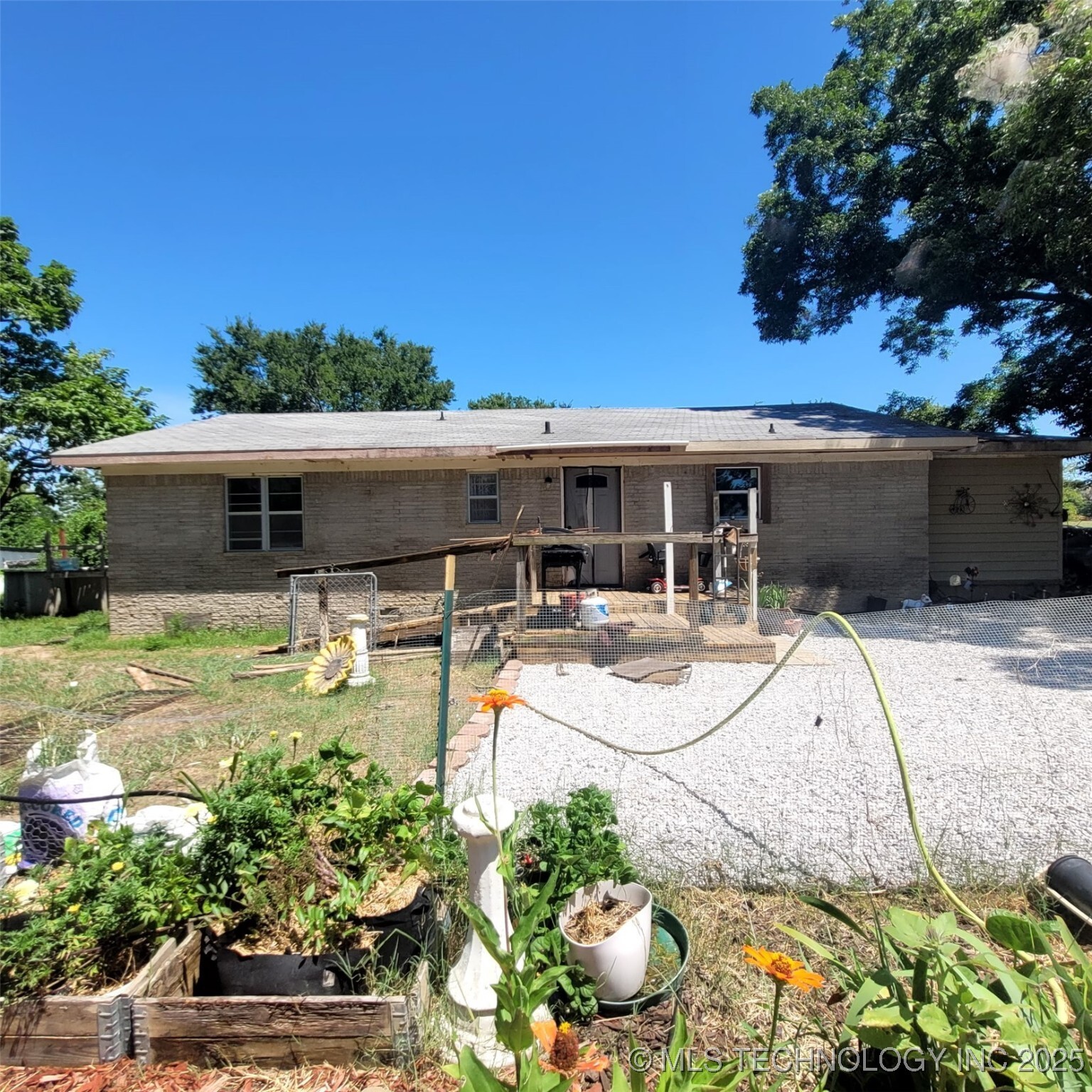 Property Photo: 407325 Highway 266 OK 74428