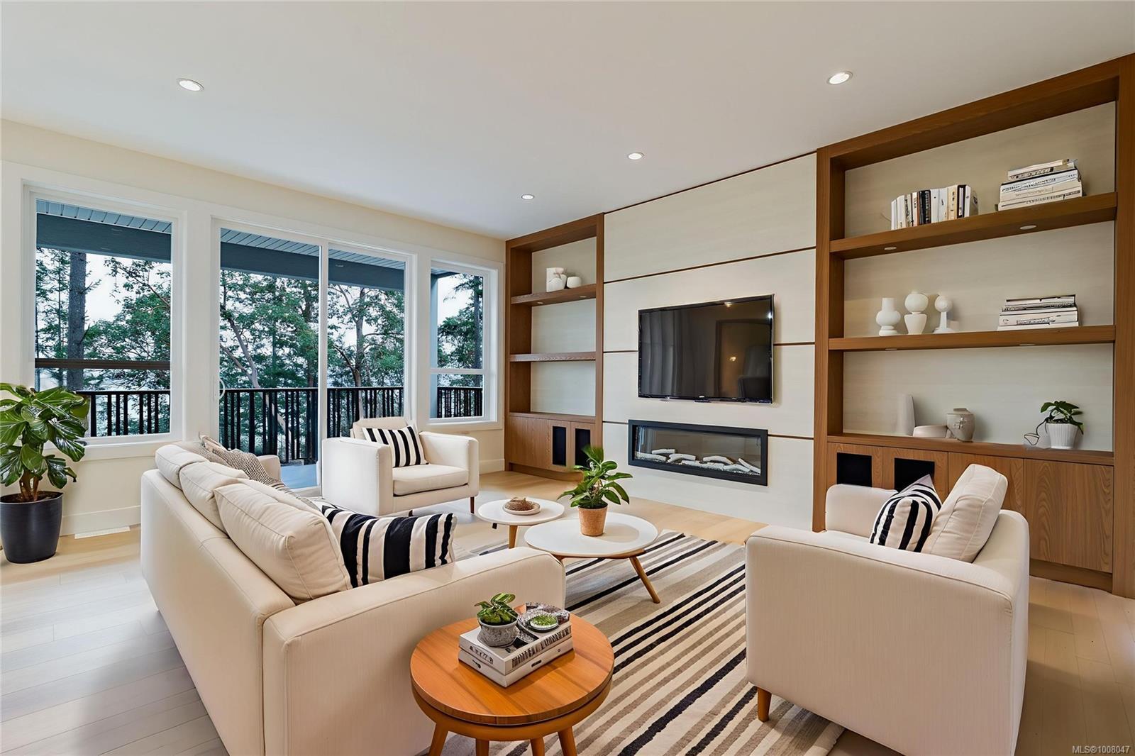 Property Photo: 917 Harbour View St BC V9R 4V4