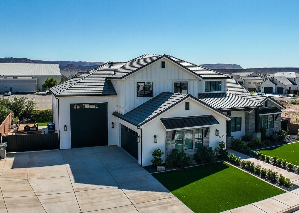 Property Photo:  2045 S 3040 E  UT 84790 
