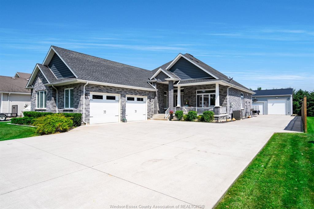Photo de la propriété: 1944 Heritage Road ON N9Y 2E6