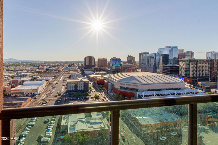 Property Photo:  310 S 4th Street 1902  AZ 85004