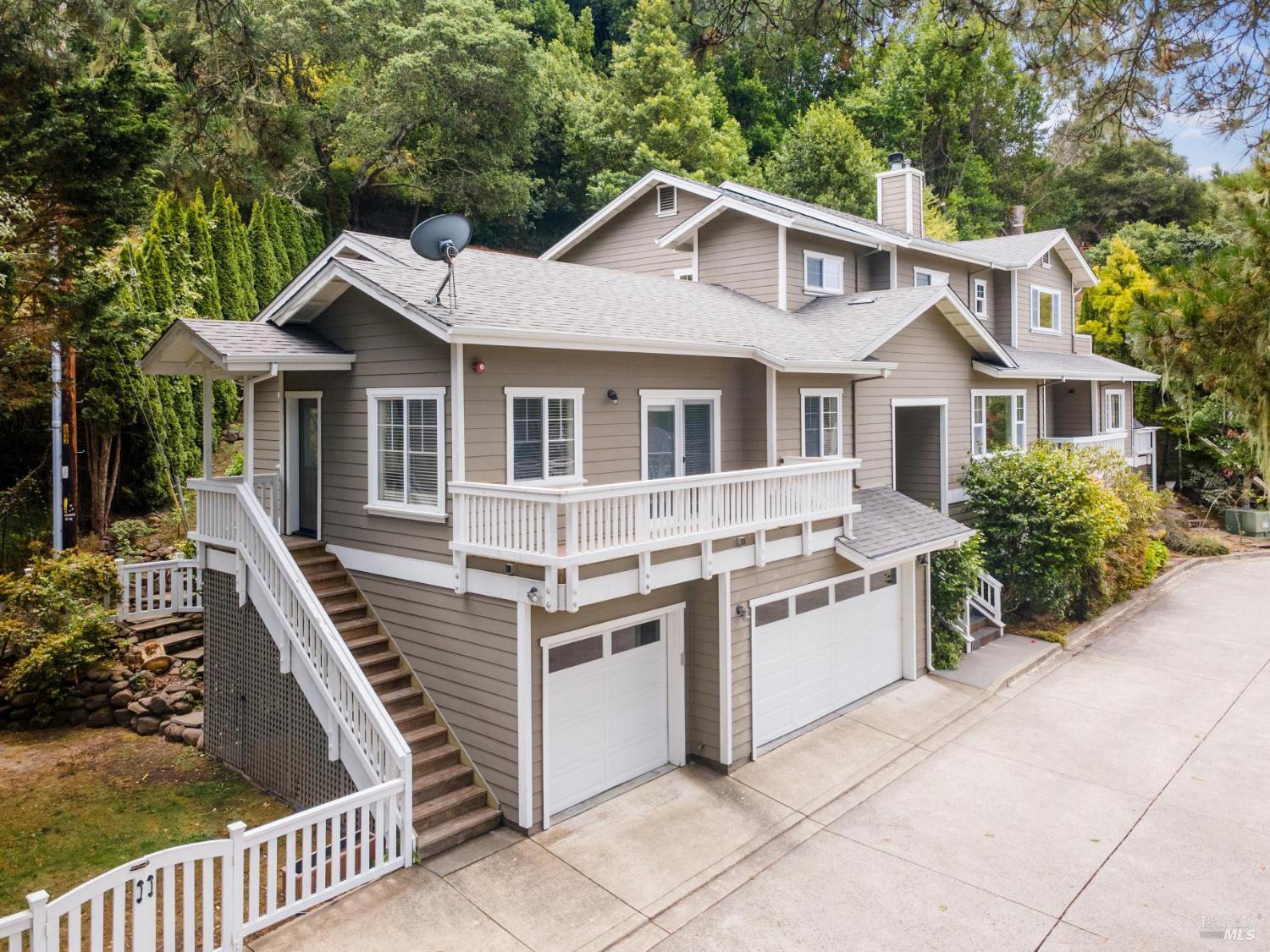 Property Photo: 315 Villa Garden Drive CA 94941