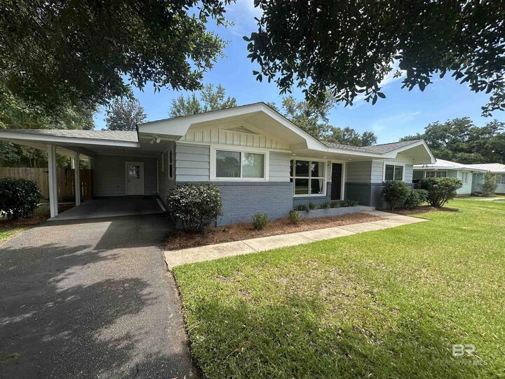 Property Photo: 311 W Marigold Avenue AL 36535