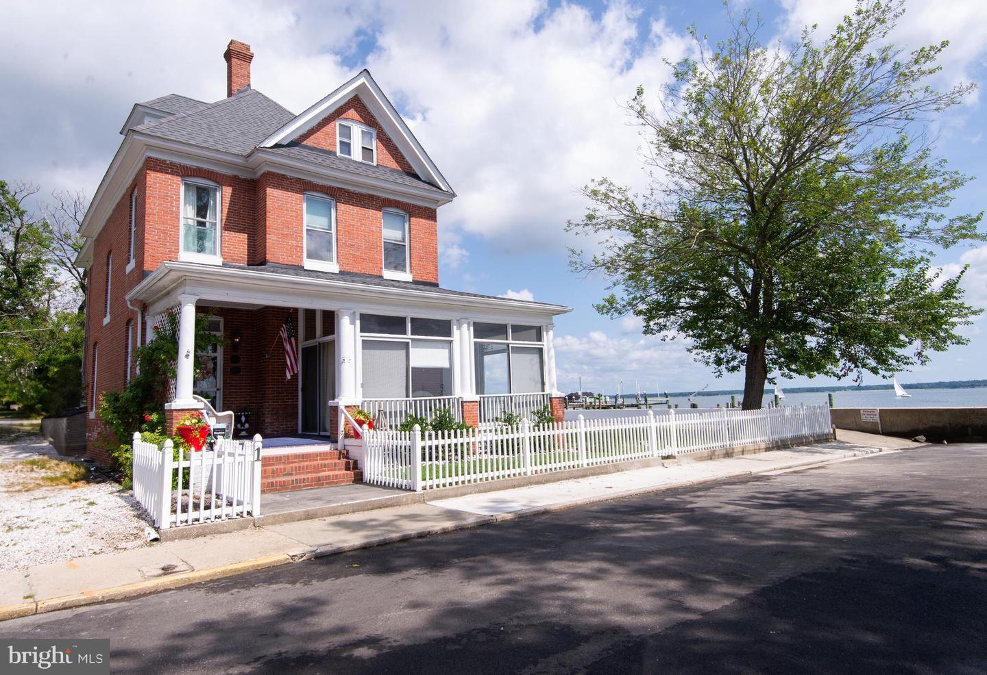 Property Photo:  1 West End Avenue  MD 21613 