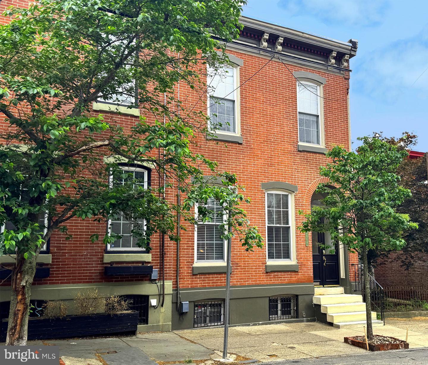 2604 Brown Street  Philadelphia PA 19130 photo