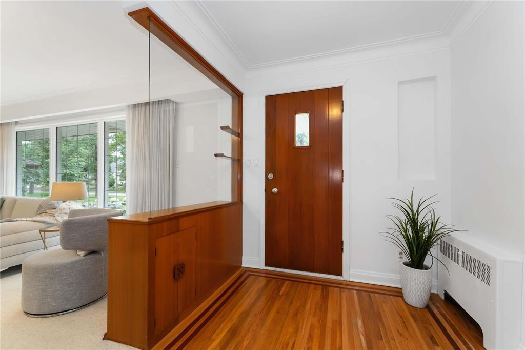 Property Photo:  142 Oak Street  MB R3M 3R3 