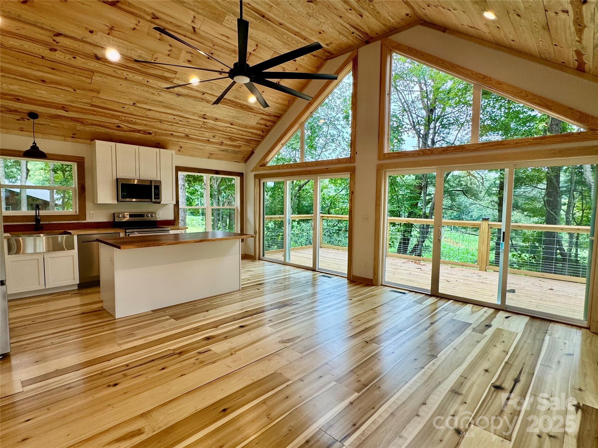 Property Photo:  5 S Bear View Drive  NC 28792 