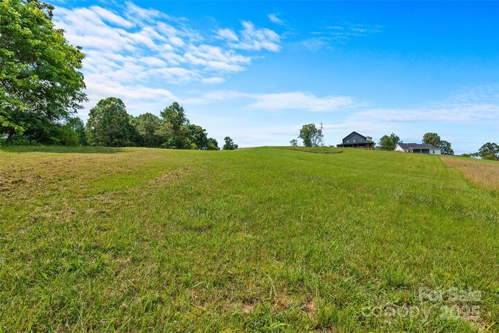 Property Photo: 113 &Amp 117 Grandview Ridge Drive NC 28701