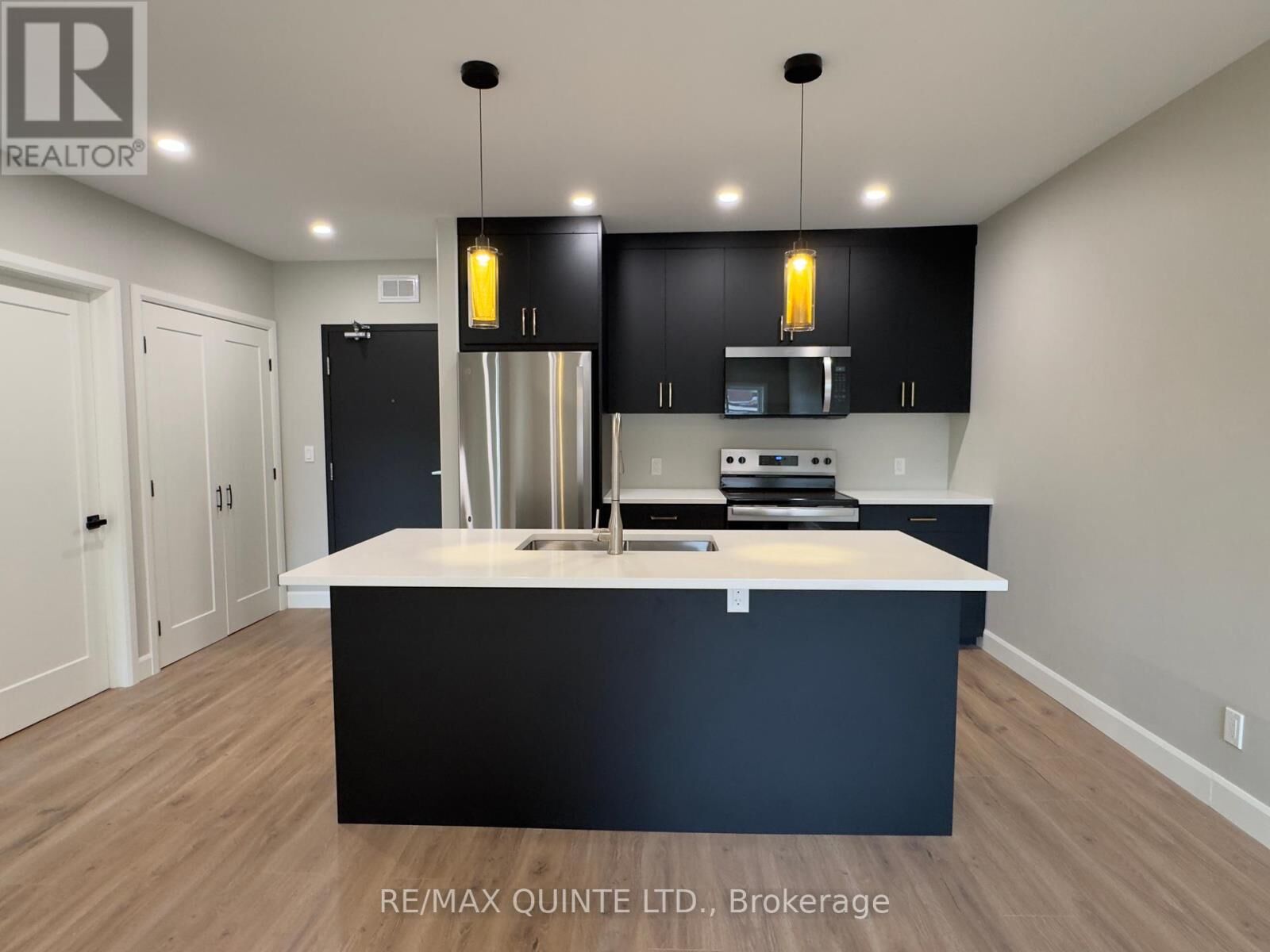 Property Photo: 330 Victoria Street 5 ON K0K 3J0