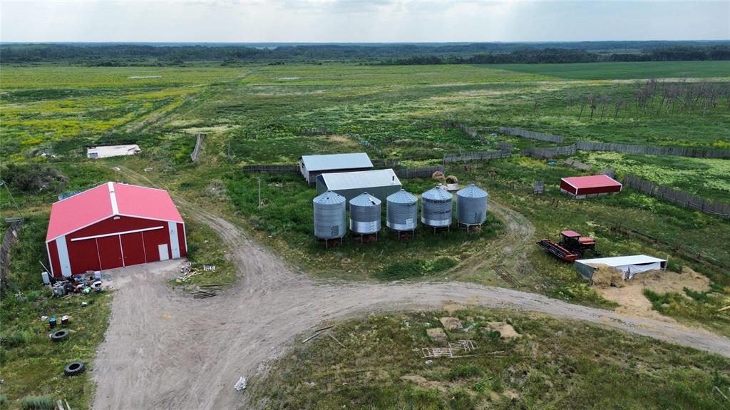 Property Photo: 118105 83W Road MB R0J 1B0