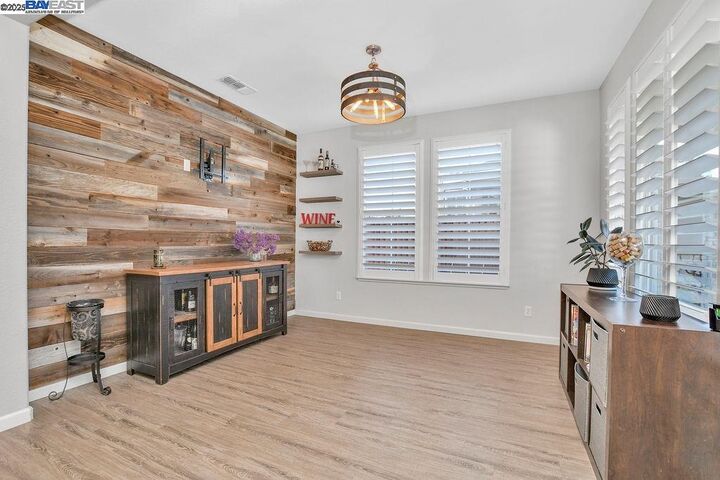 Property Photo:  675 Merritt Ct  CA 94505 