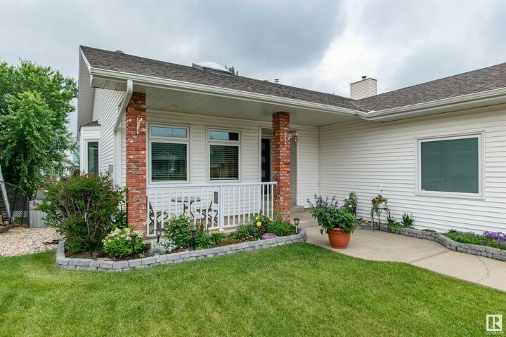 Property Photo:  8 Carmel Close  AB T8A 5B7 