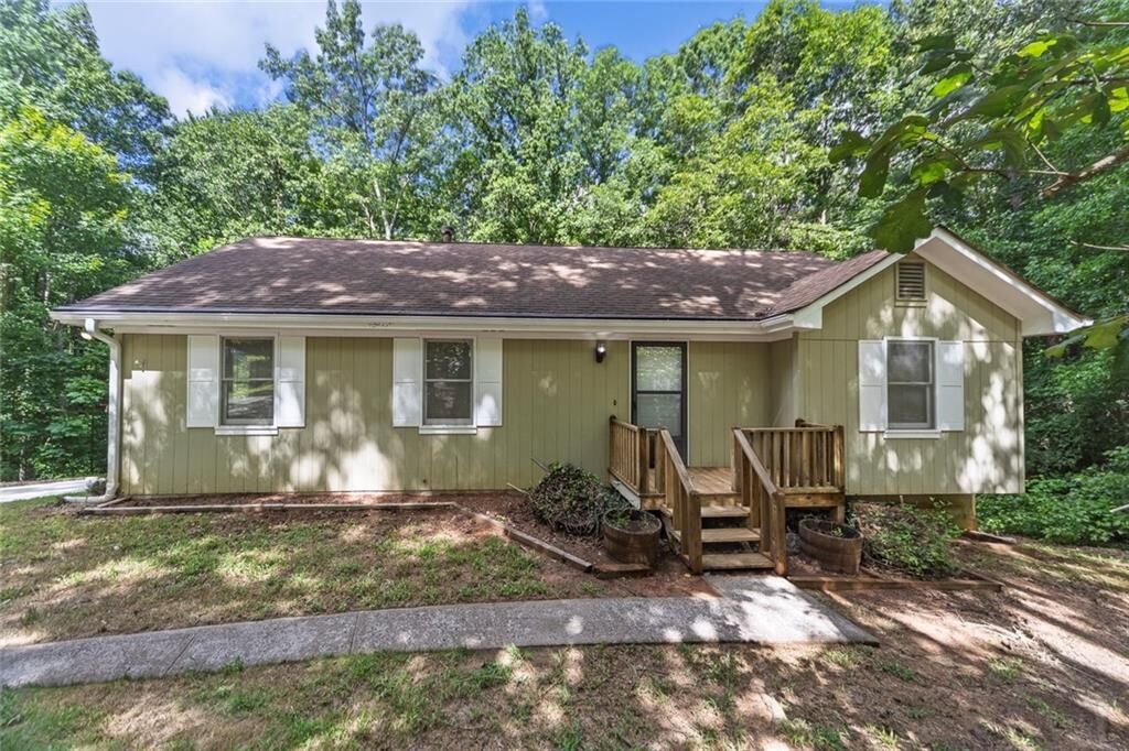Property Photo:  2202 Heath Drive  GA 30107 