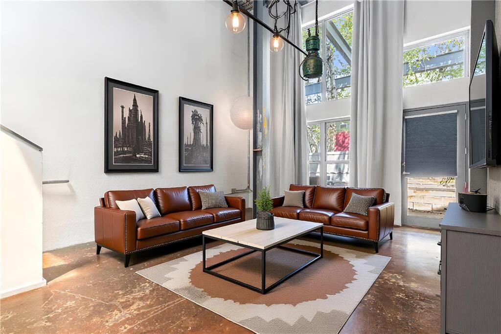 Property Photo: 195 Arizona Avenue NE 102 GA 30307