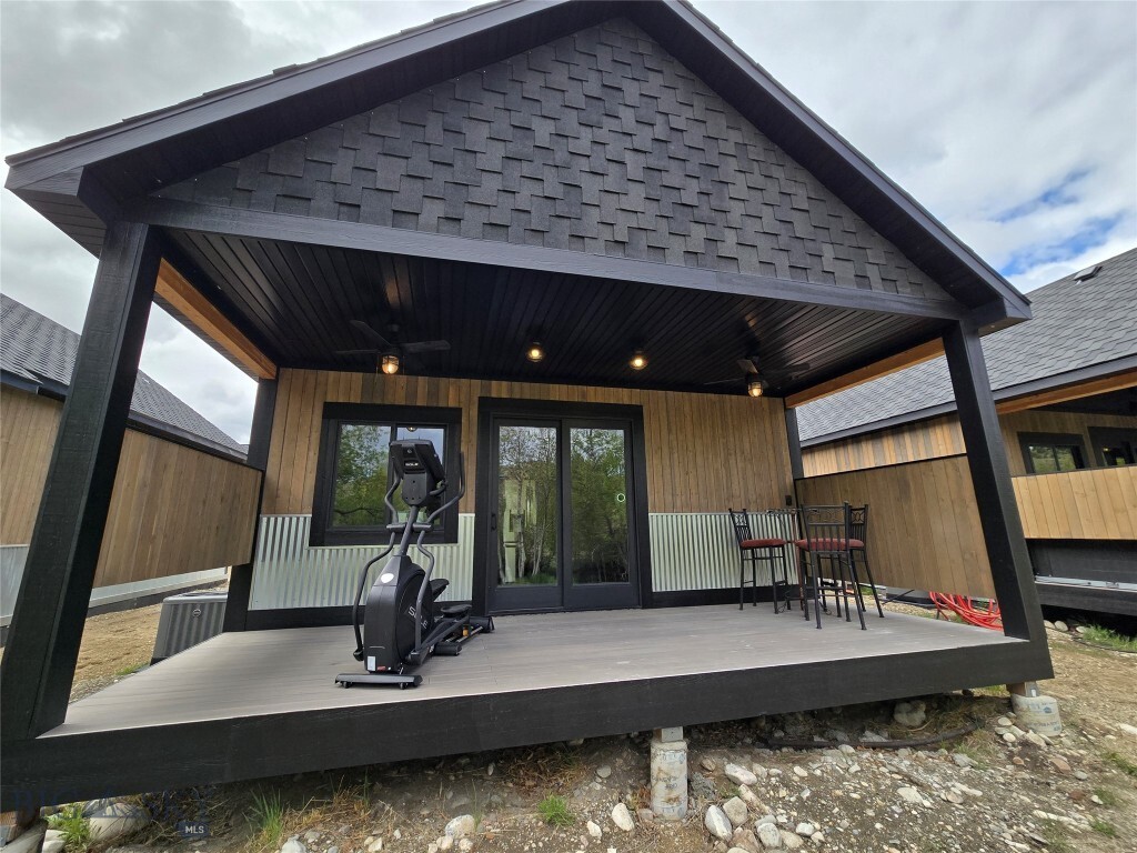 Property Photo:  520 E Pennsylvania Street 11  MT 59711 
