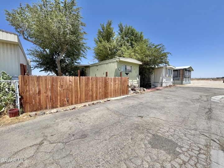 Property Photo:  470 20th Street West 14  CA 93560 