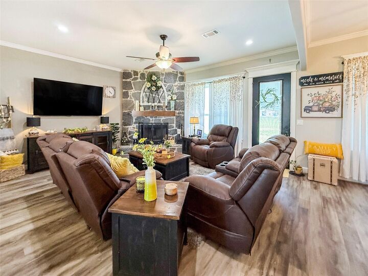 Property Photo:  1231 Appaloosa Circle  TX 77515 