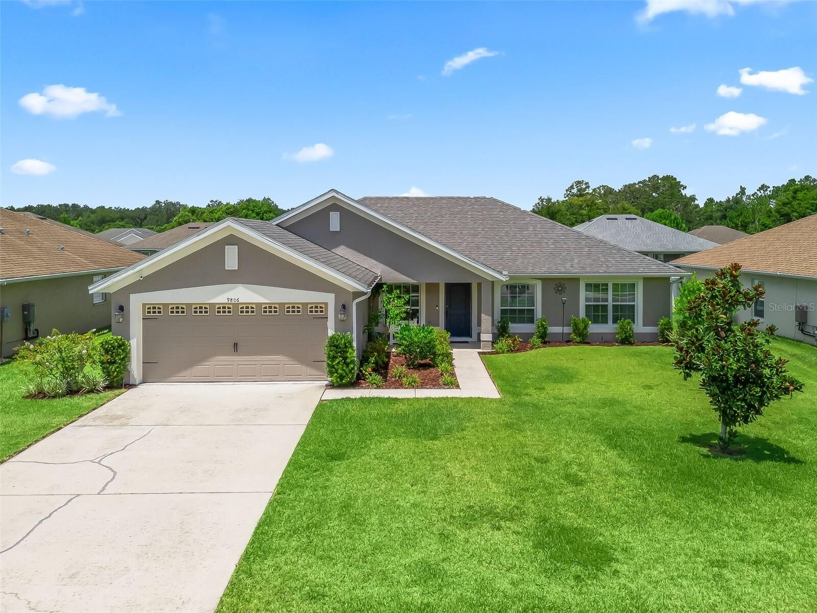 Property Photo:  9806 Pepper Tree Place  FL 34785 