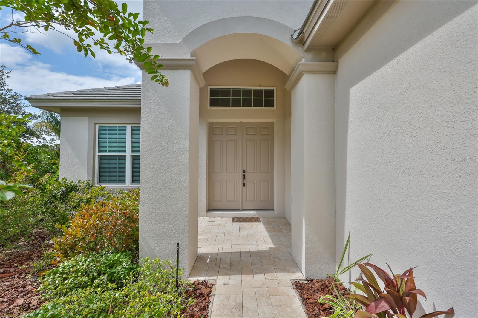 Property Photo:  1039 Hamilton Court  FL 33837 