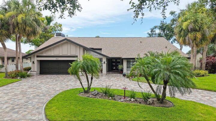 Property Photo:  3931 Torrey Pines Boulevard  FL 34238 