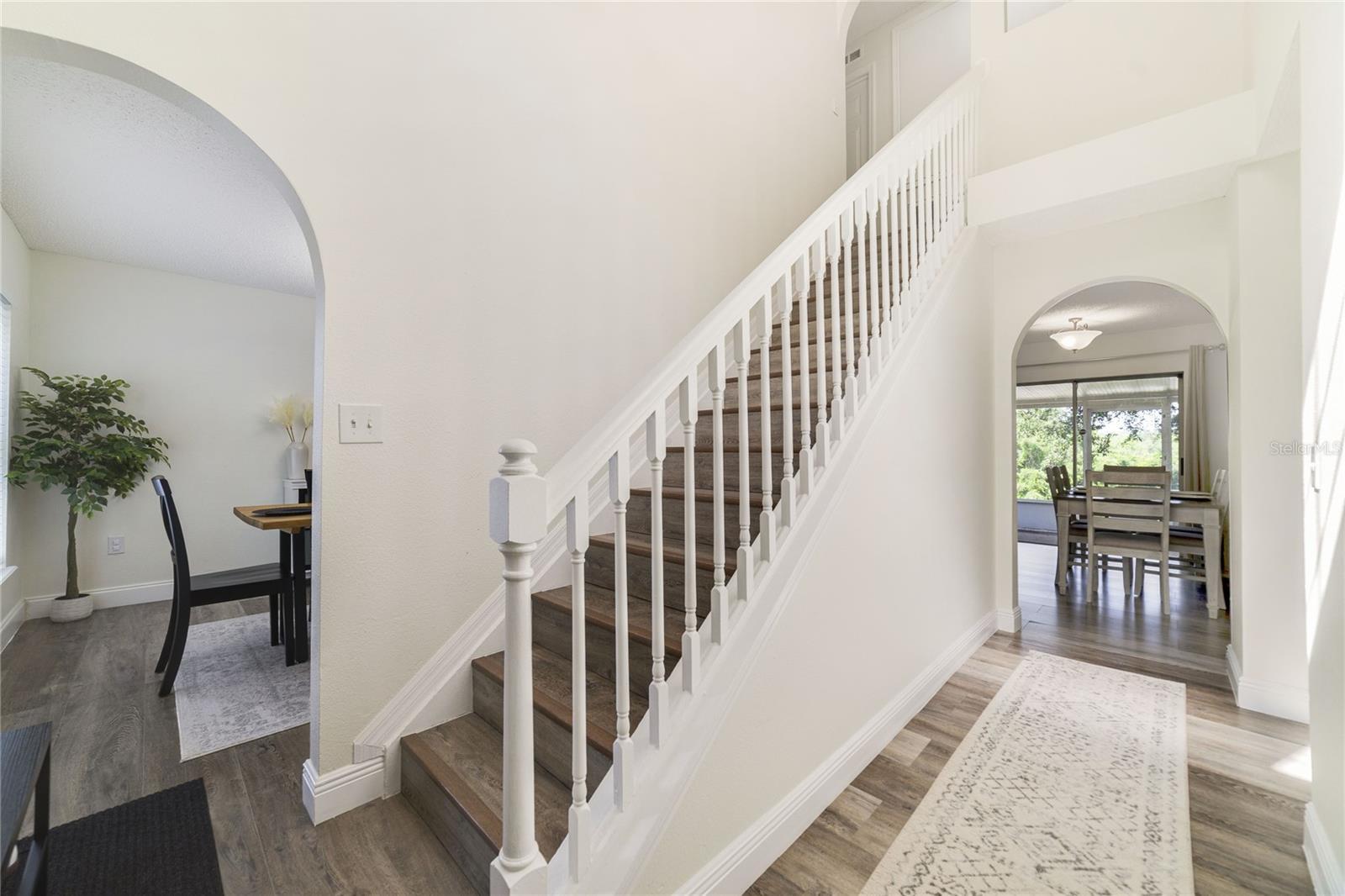 Property Photo:  1104 Chateau Circle  FL 34715 
