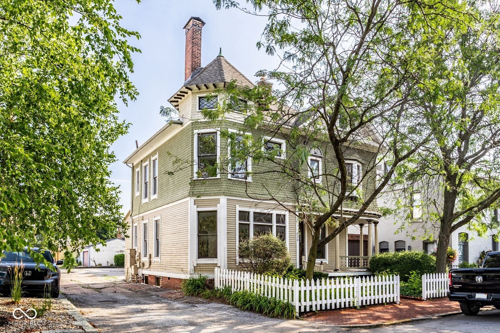 Property Photo: 434 E New York Street IN 46202