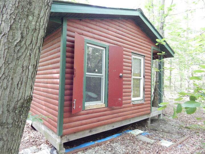Property Photo:  204 N Catalpa Avenue  MI 49349