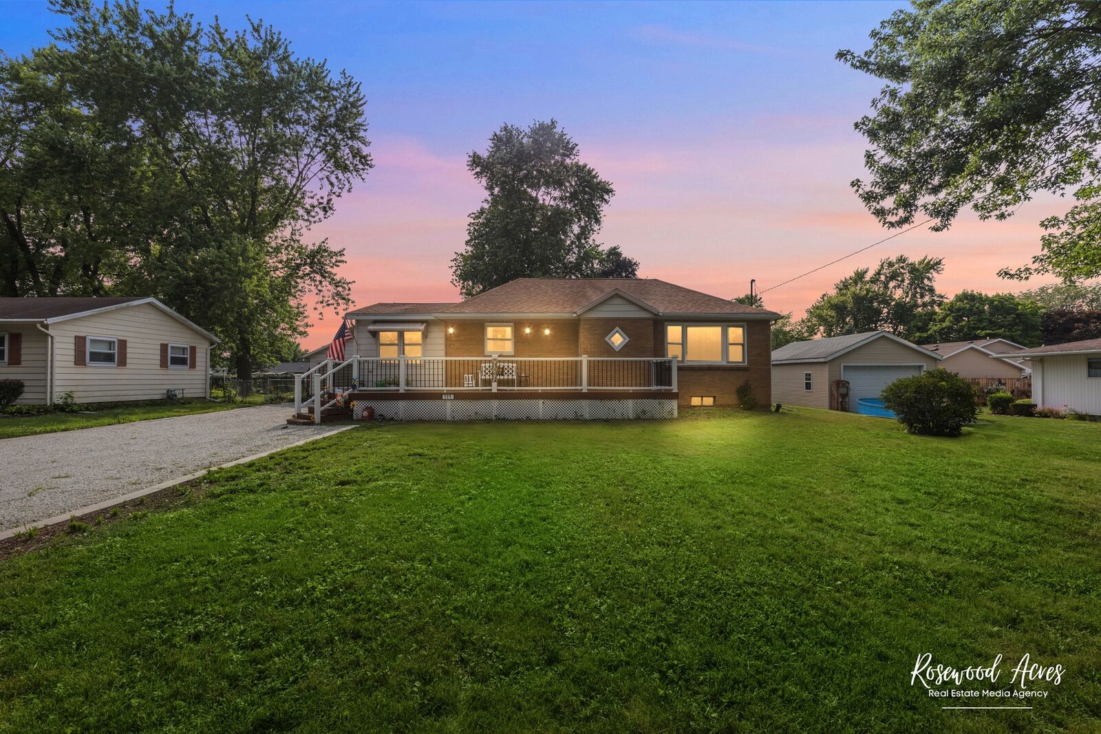 Property Photo: 305 N 3rd Street IL 60930