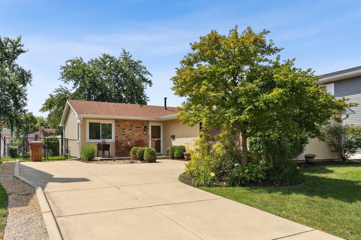 43 W Wrightwood Avenue  Glendale Heights IL 60139 photo