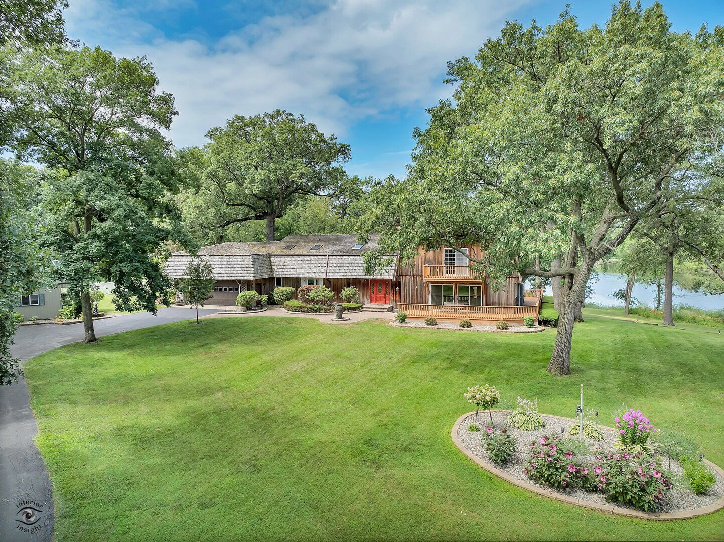 Property Photo:  864 Ash Drive  IL 60964 
