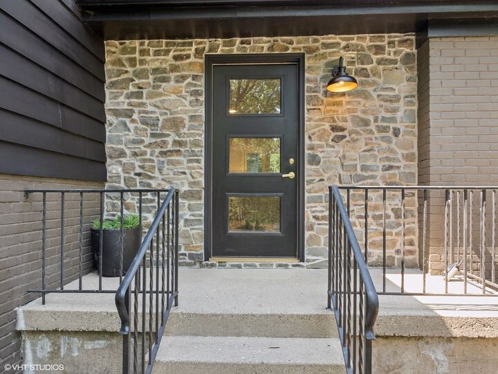 Property Photo: 600 Eton Drive IL 60010