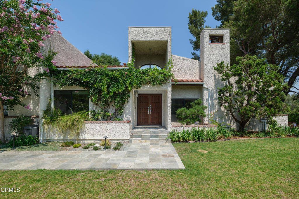 Property Photo: 872 Flores De Oro CA 91030