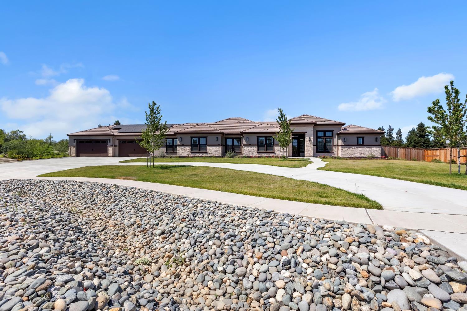 Property Photo: 3180 Saffron Lane CA 95747