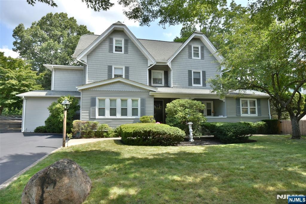 Property Photo:  80 Washington Place  NJ 07450 