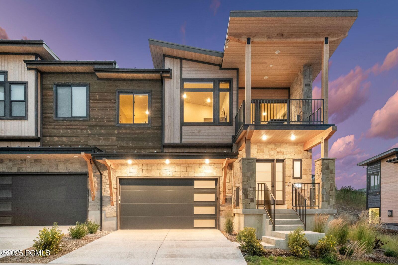 Property Photo: 1936 W Dotterel Circle UT 84032