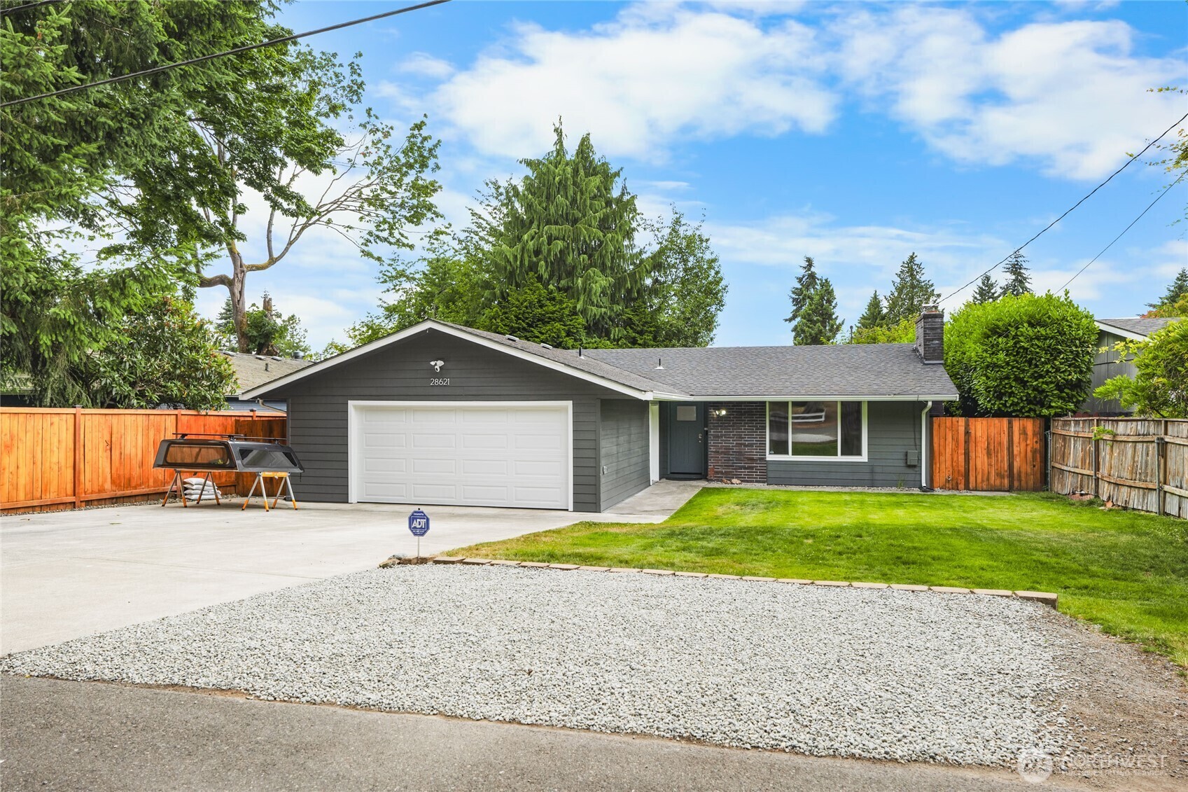 Property Photo: 28621 15th Avenue S WA 98003
