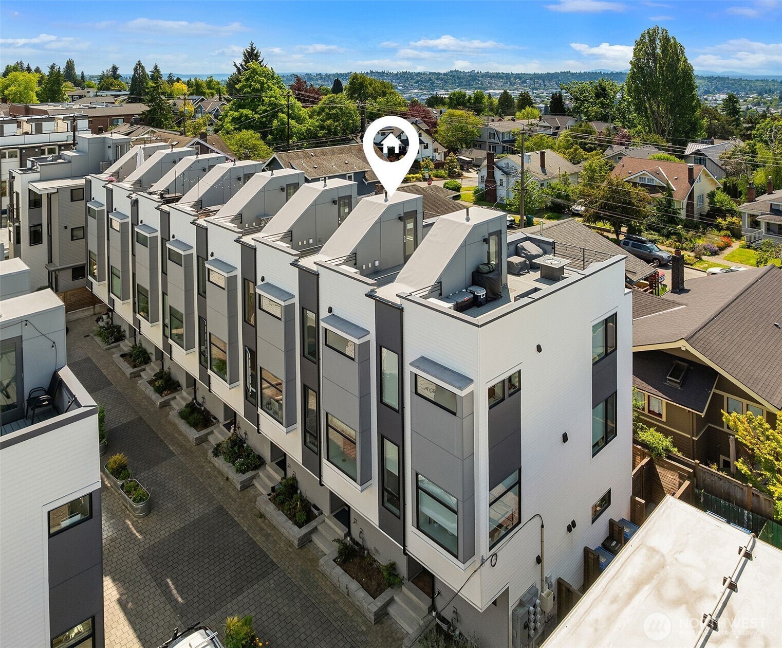 Property Photo:  6517  Phinney Avenue N G  WA 98103 