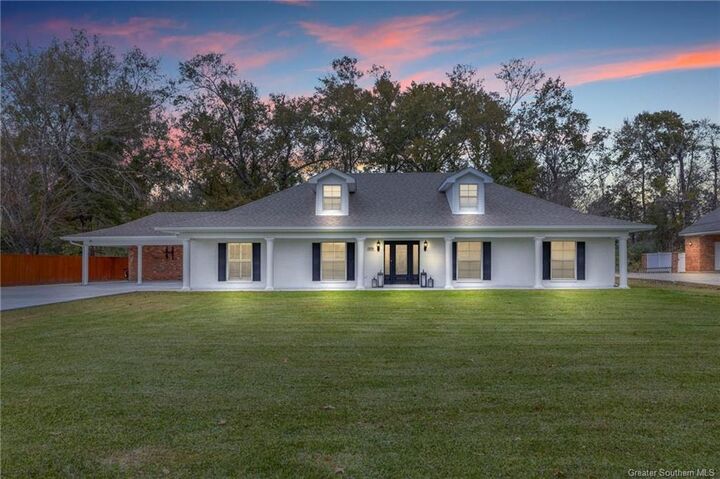 Property Photo: 1504 Diane Drive LA 70663